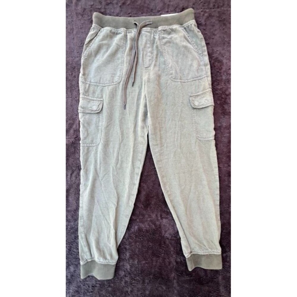 American Eagle Women’s High Rise Cargo Jogger Green Olive Pants Size Medium NWT